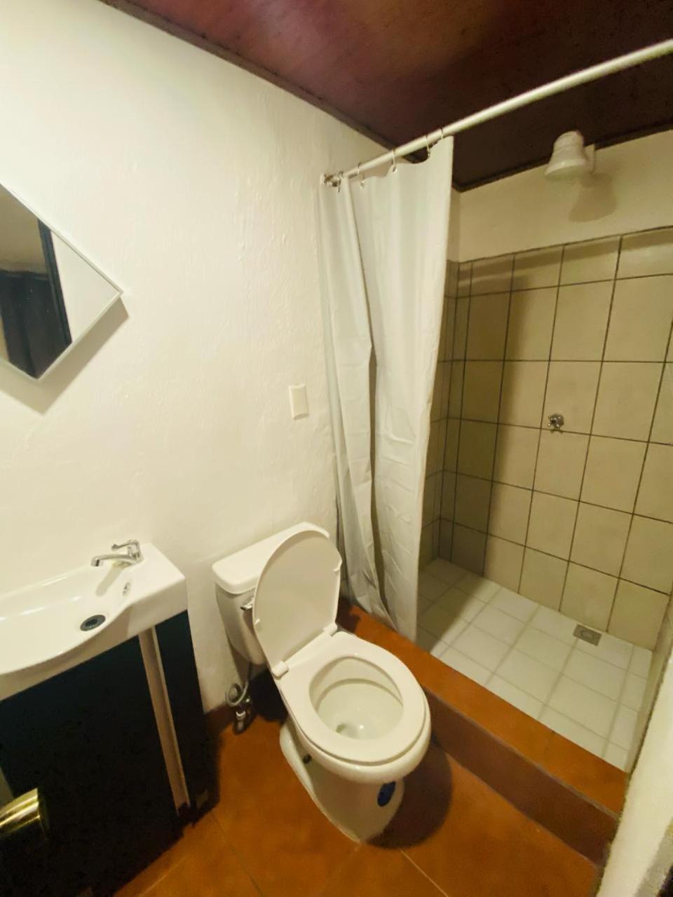Hostal 17-52 Guatemala City ภายนอก รูปภาพ