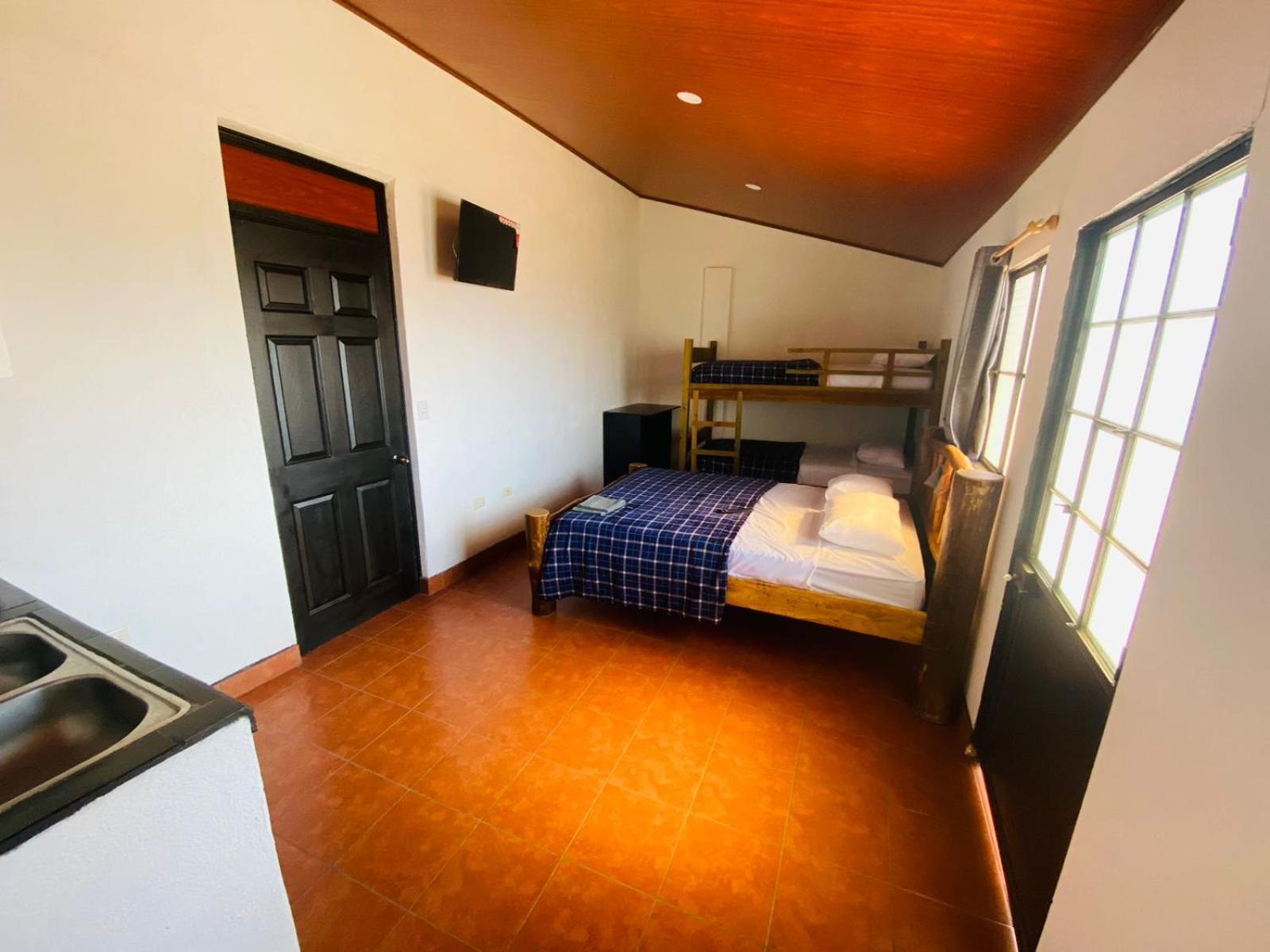Hostal 17-52 Guatemala City ภายนอก รูปภาพ