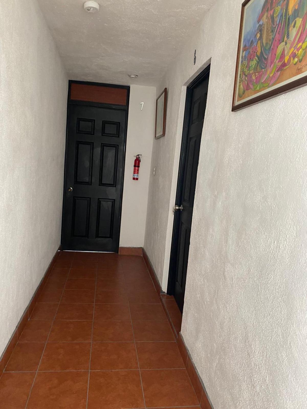 Hostal 17-52 Guatemala City ภายนอก รูปภาพ