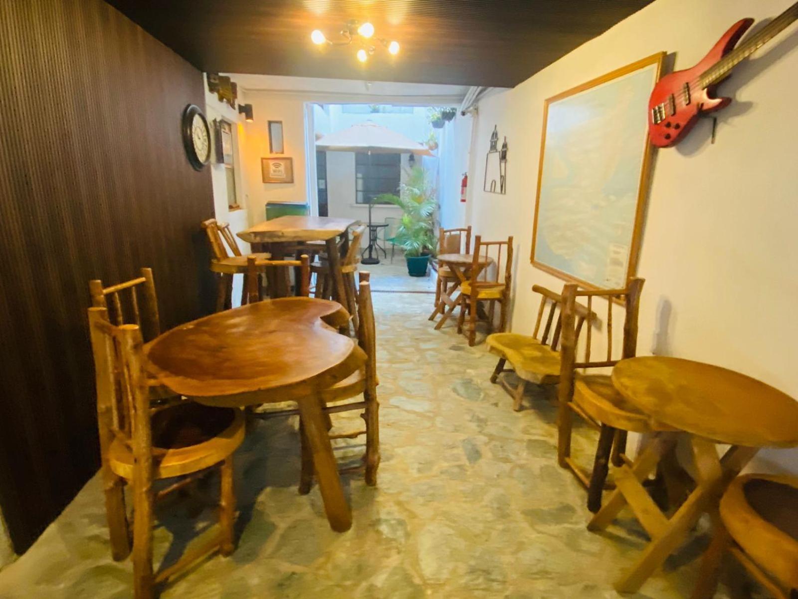 Hostal 17-52 Guatemala City ภายนอก รูปภาพ