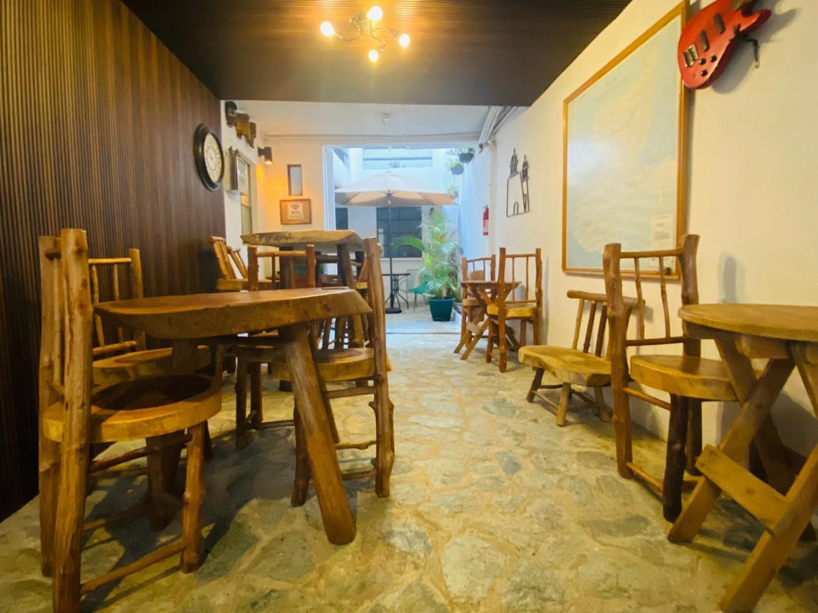 Hostal 17-52 Guatemala City ภายนอก รูปภาพ