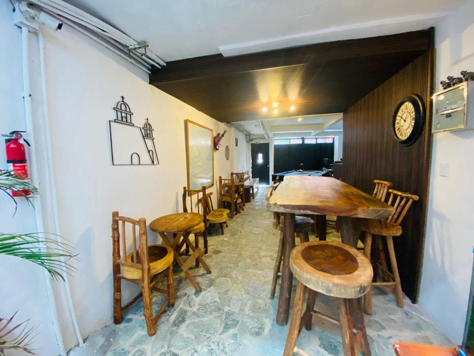 Hostal 17-52 Guatemala City ภายนอก รูปภาพ