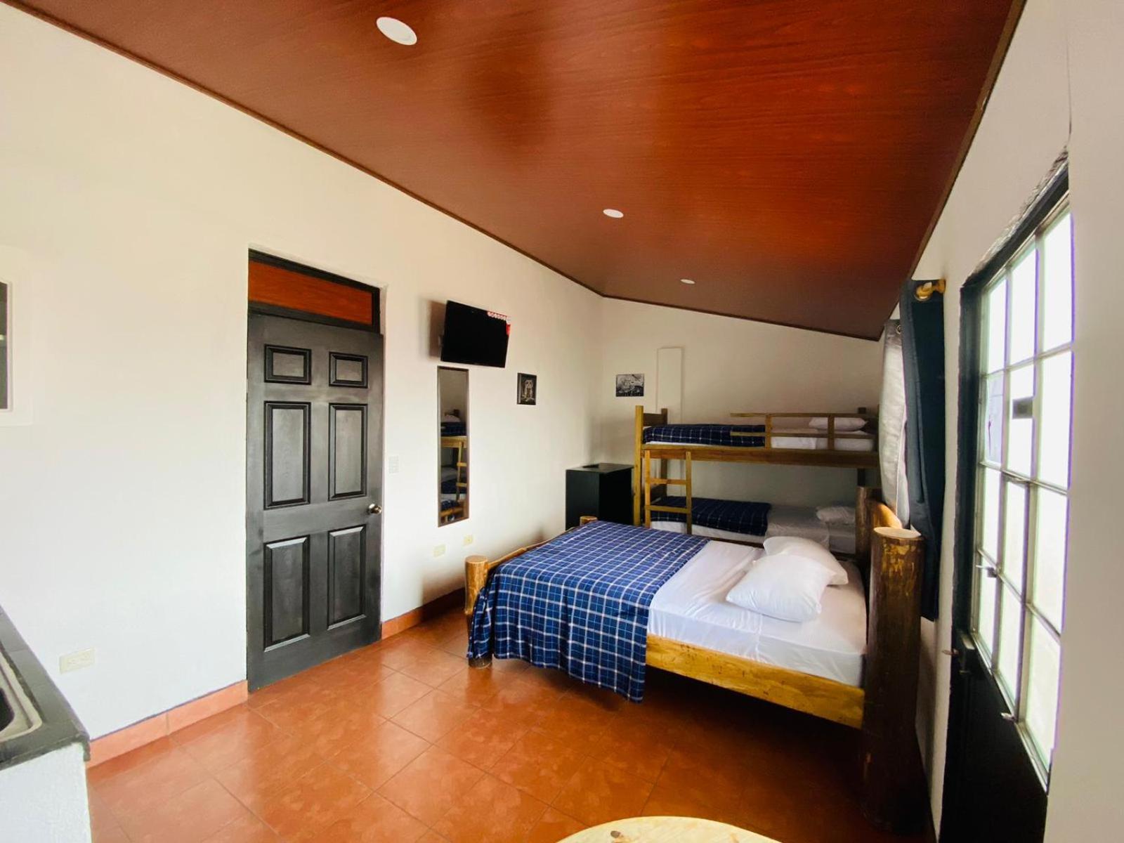 Hostal 17-52 Guatemala City ภายนอก รูปภาพ