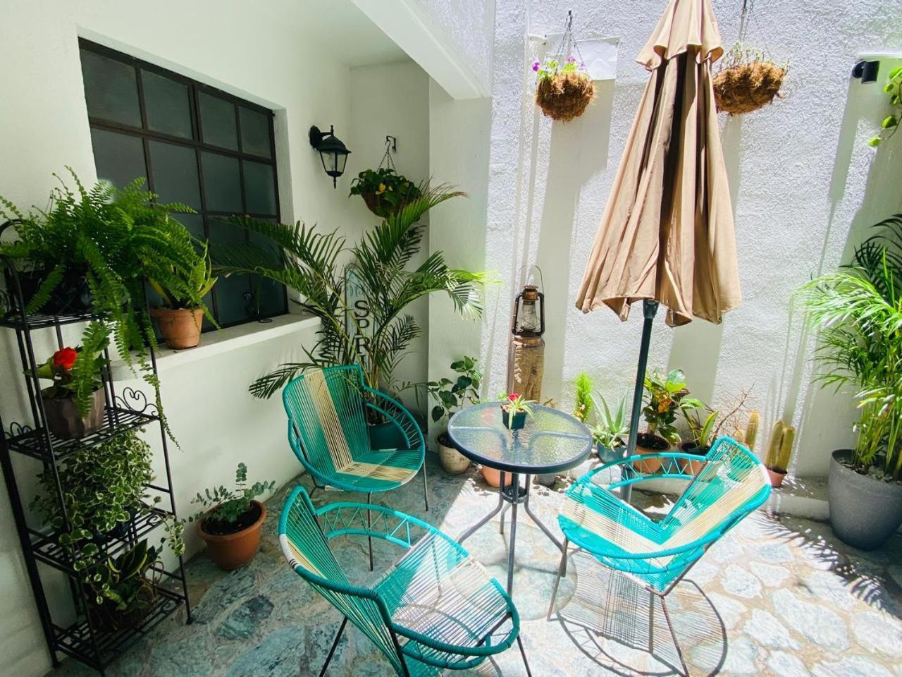 Hostal 17-52 Guatemala City ภายนอก รูปภาพ