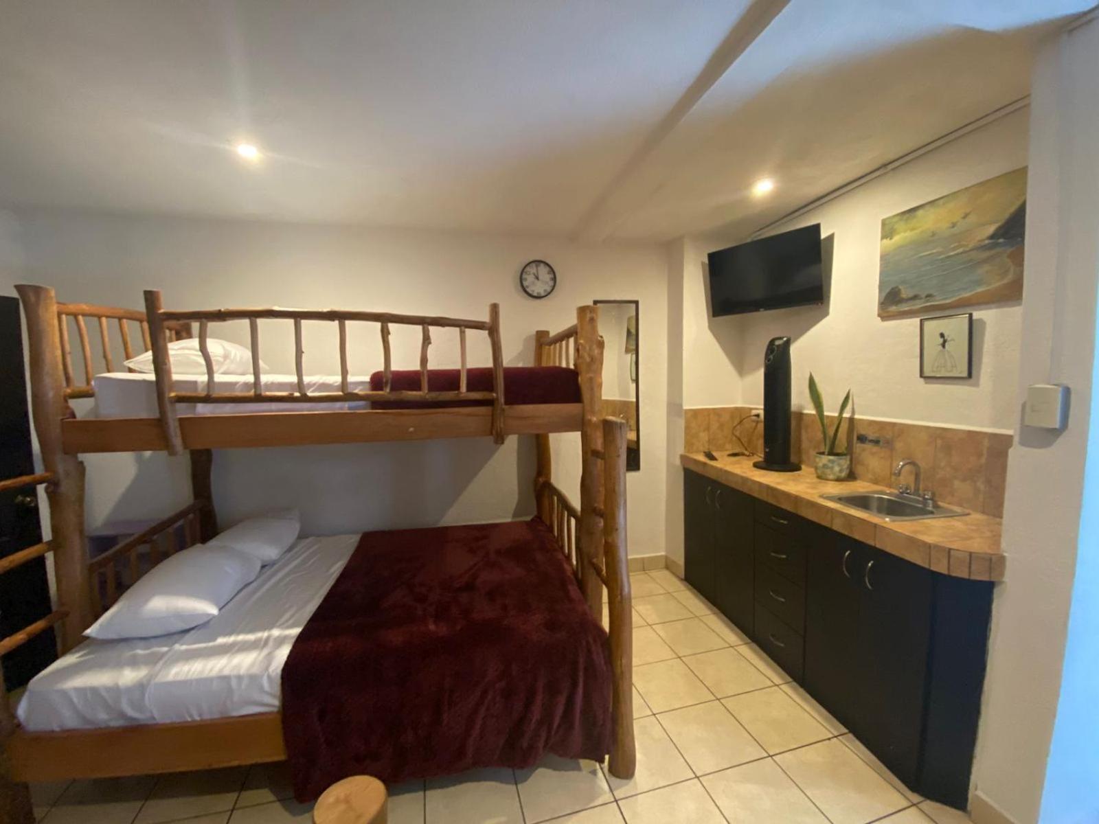Hostal 17-52 Guatemala City ภายนอก รูปภาพ