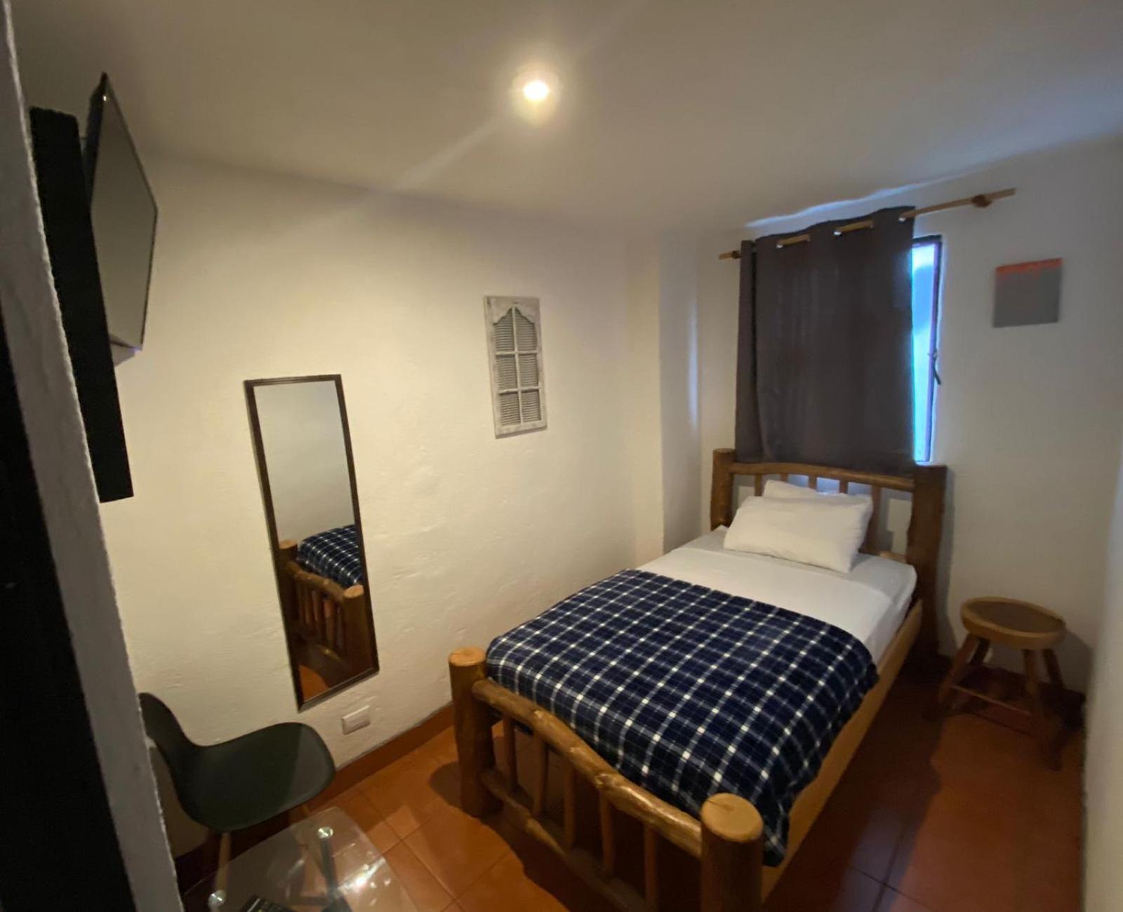 Hostal 17-52 Guatemala City ภายนอก รูปภาพ