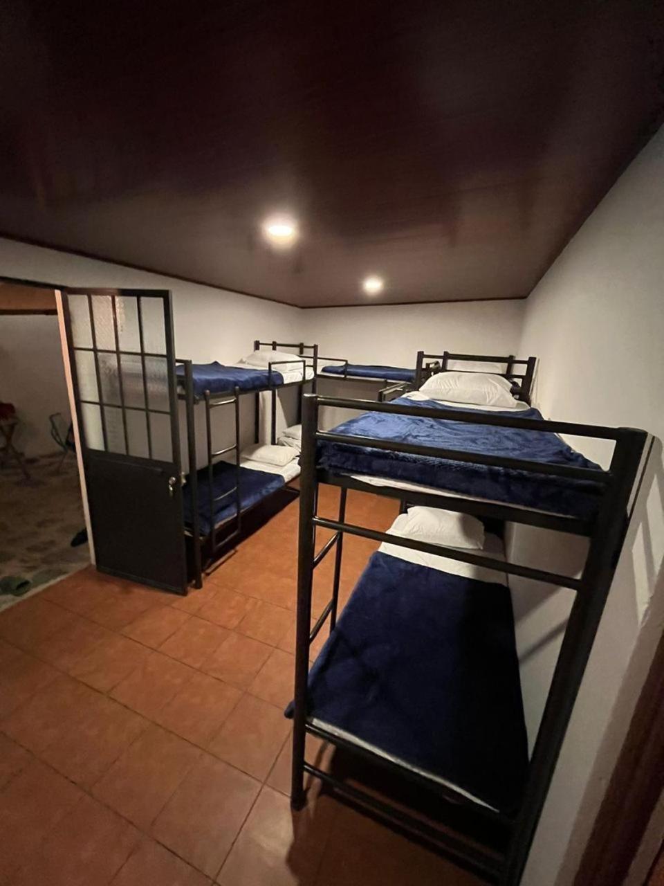 Hostal 17-52 Guatemala City ภายนอก รูปภาพ