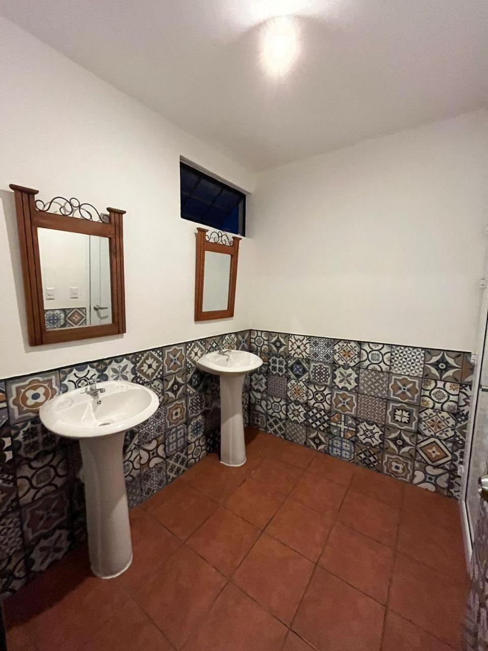 Hostal 17-52 Guatemala City ภายนอก รูปภาพ