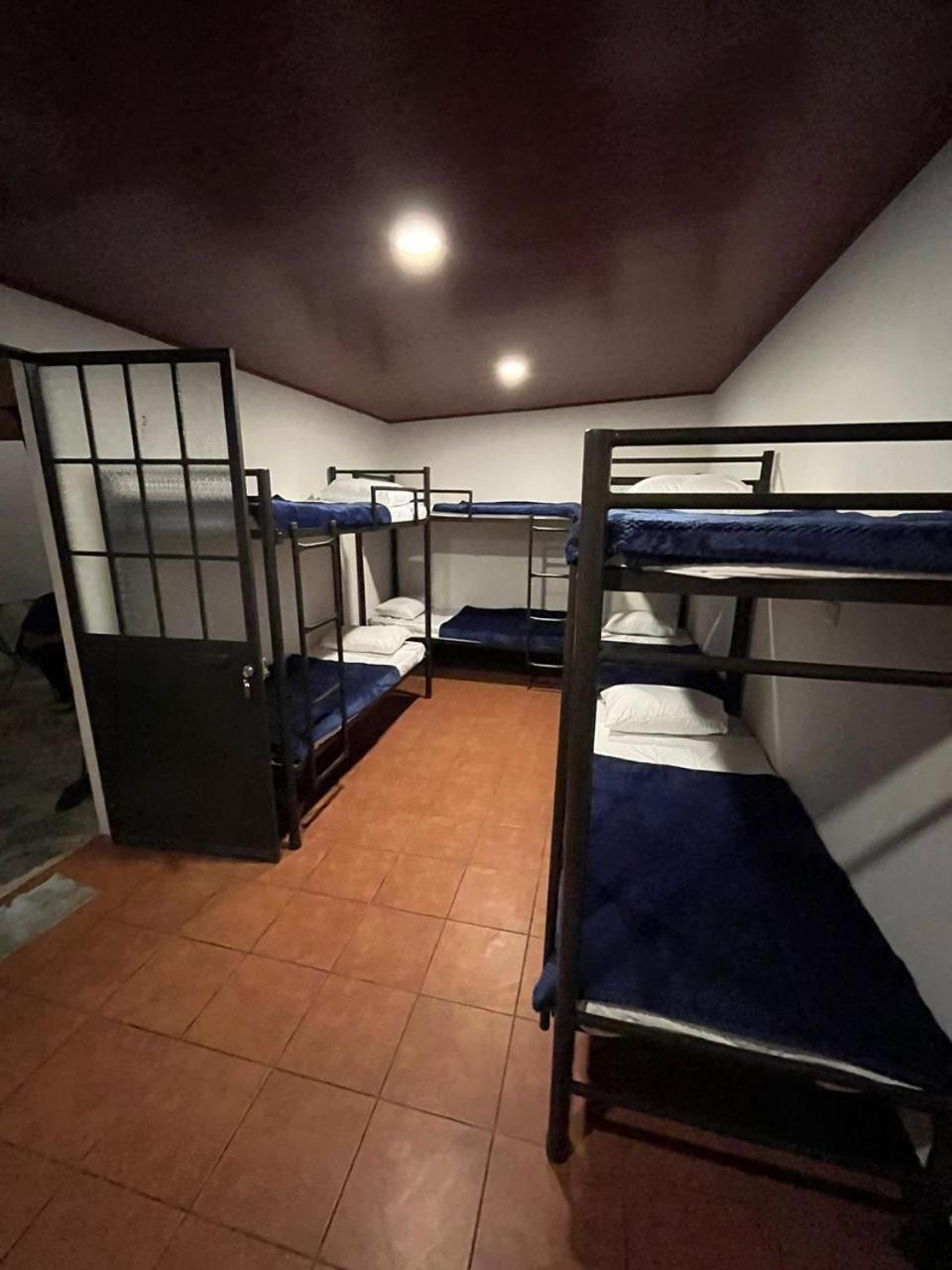 Hostal 17-52 Guatemala City ภายนอก รูปภาพ