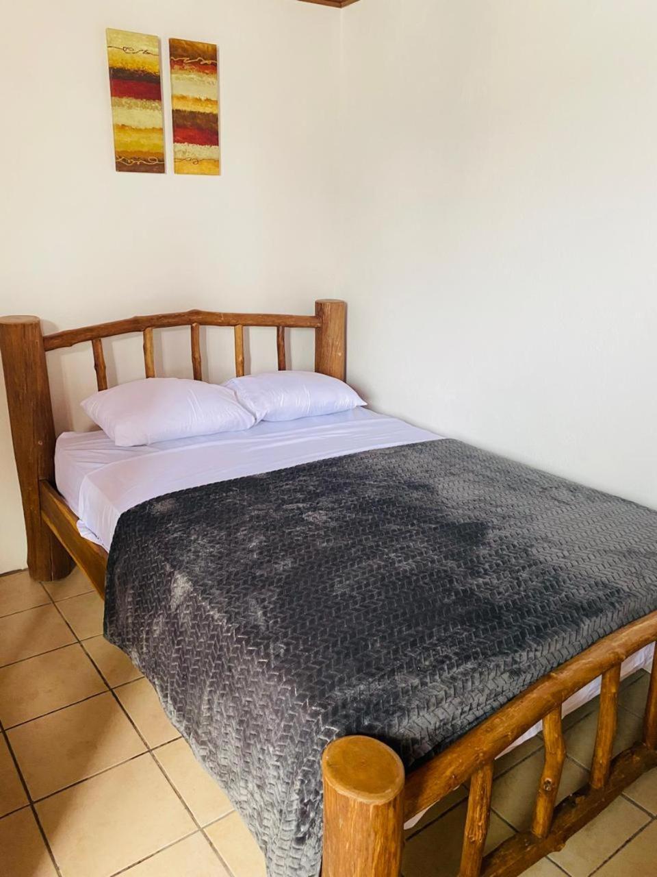 Hostal 17-52 Guatemala City ภายนอก รูปภาพ