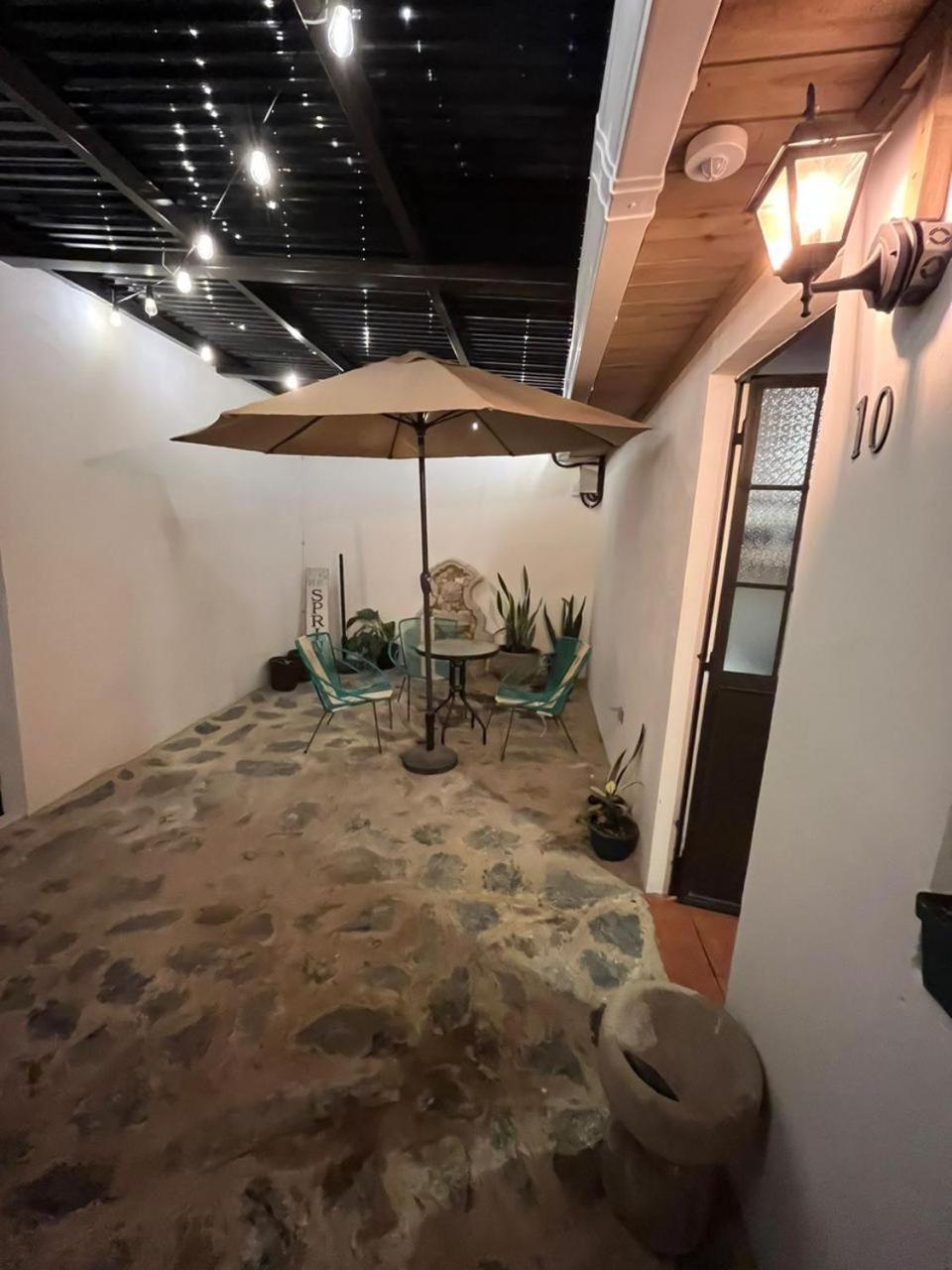 Hostal 17-52 Guatemala City ภายนอก รูปภาพ