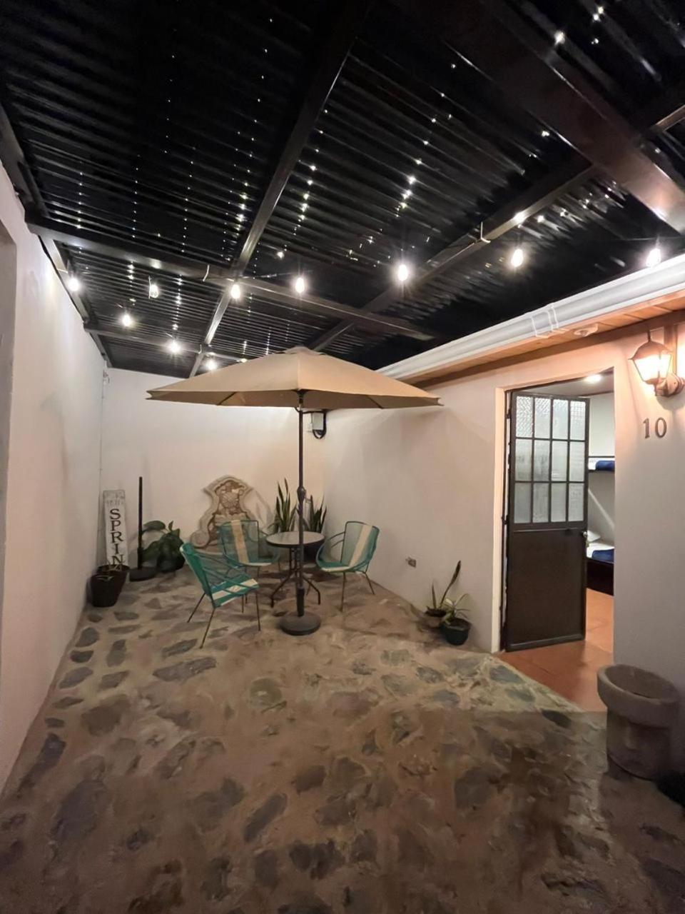 Hostal 17-52 Guatemala City ภายนอก รูปภาพ